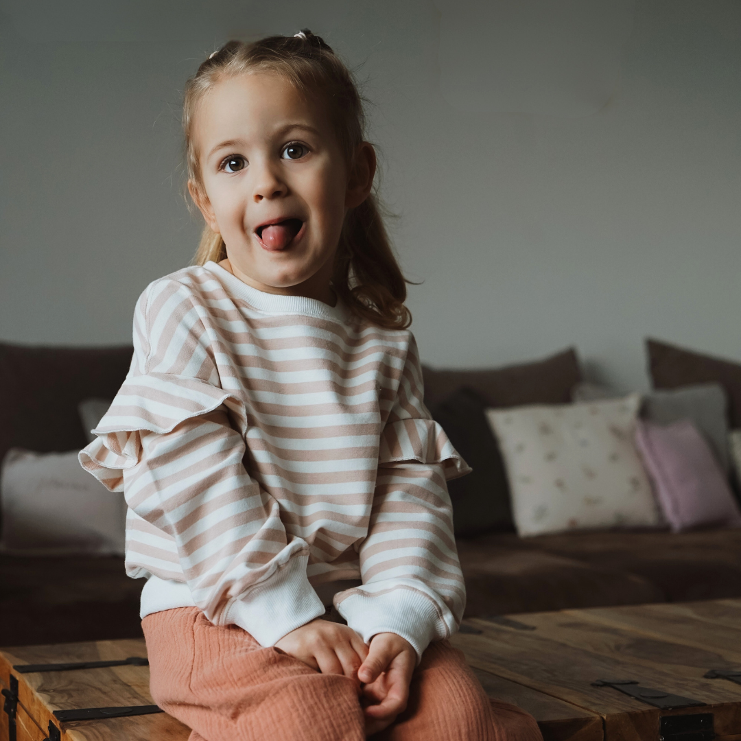 weiches Streifensweatshirt mit Stickerei und Rüsche